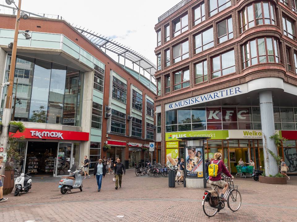 Vernieuwing Johnny van Doornplein