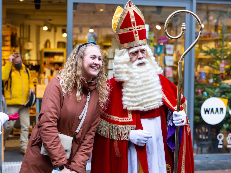 Sint & Piet doen inkopen in het Musiskwartier